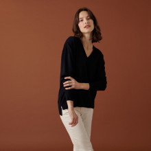 Merino wool V-neck sweater with slits in merino wool - Aurora