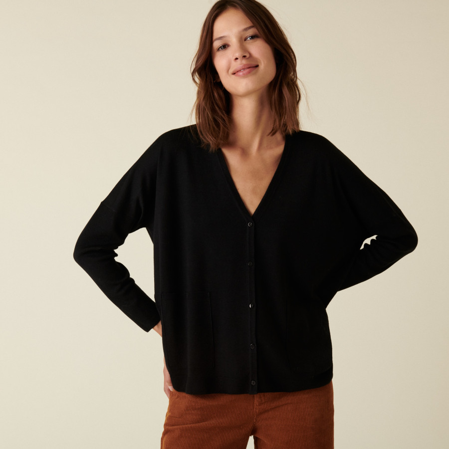 Buttoned cardigan with pockets in merino wool - Ava
