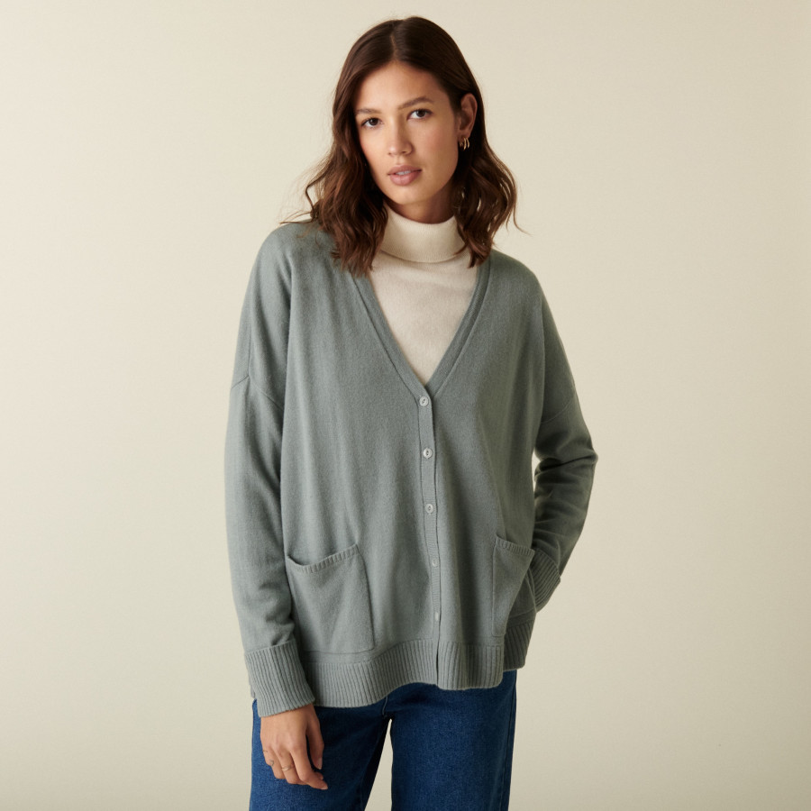 Buttoned V-neck cardigan with cashmere pockets - Achille
