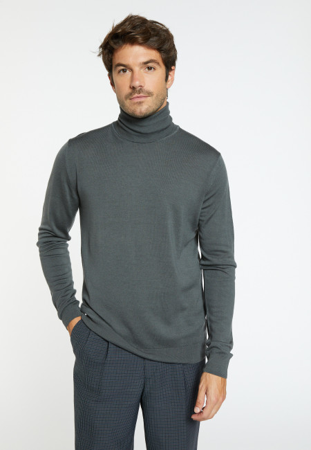 Wool turtleneck sweater - Berry